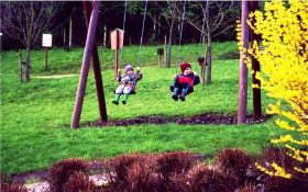 Wassertretanlage mit Spielplatz.jpg